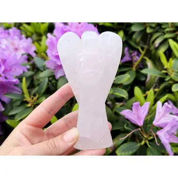 Přírodní kámen Růženín anděl stojící soška 315g