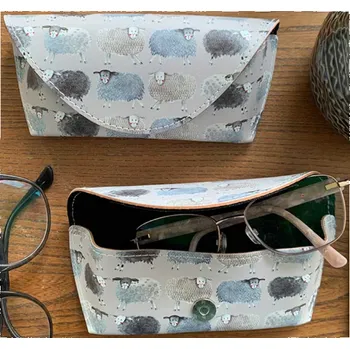 Pouzdro na brýle Pouzdro na brýle Sheeps, Alex Clark (Pouzdro na brýle s ovečkou, ovečka)