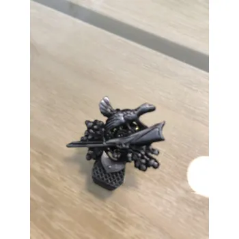 Odznak - zbraň, dub.ratolest,brašna stříbrný