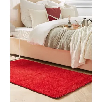 Koberec Koberec červený 80 x 150 cm Chlupatá bavlna útulný prošívaný čtvercový moderní Beliani