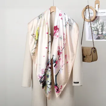 Šátek Hedvábný šátek Japonské květy 110x110 cm v dárkovém balení, HEDVÁBNÝ SVĚT