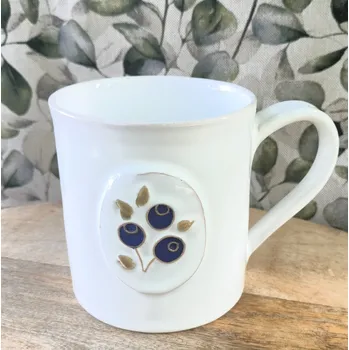 Keramický hrníček s borůvkami Motiv: borůvka, Objem: 0,5 l