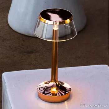 Lampička Flos Bon Jour unplugged LED stolní lampa, měď - Ø nohy 9,1 cm průhledná, měď LED celkem 6 W - Doprava zdarma
