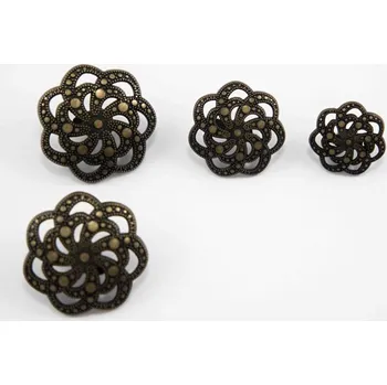 Knoflík Luxusní kovový filigránský knoflík - staromosaz - průměr 2,7 cm