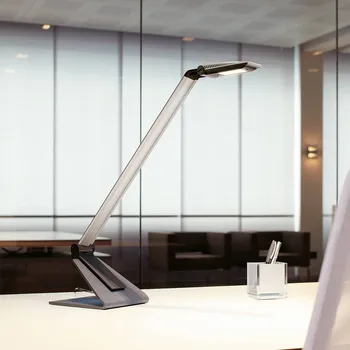 Lampička LED stolní lampa MAULsolaris, stříbrná, výška 64 cm - Délka paže 55 cm stříbro 1 x 4 W LED - Doprava zdarma