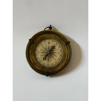 MOSAZNÝ KOMPAS