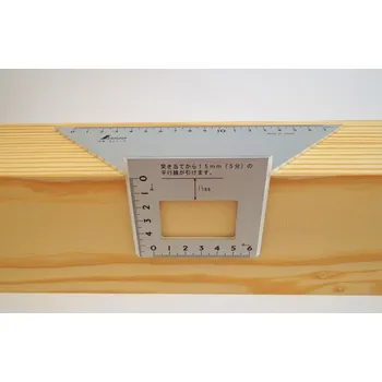 Úhloměr Shinwa japonský pokosný 3D úhelník 2 x 45° a 90°