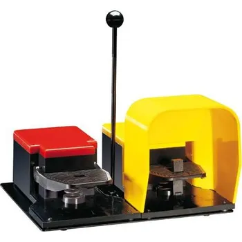 vypínač a zásuvka LOVATO Electric KGD003 nožní spínač, plastové tělo, Levý pedál otevřené provedení bez západky / pravý pedál