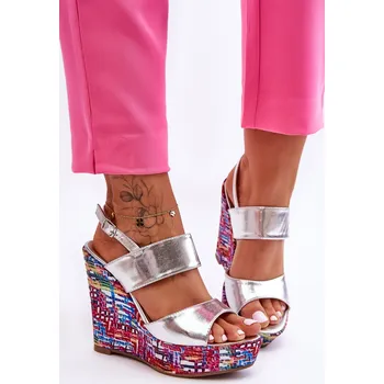 Dámské sandále Dámské sandály na klínu Calderia Barva: Stříbrná, Velikost: 37