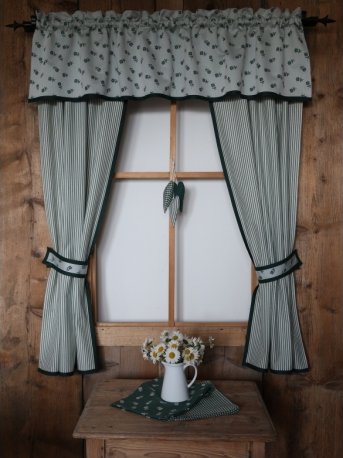 Závěsy na chalupu z kanafasu zelené