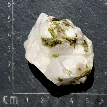 Přírodní kámen Turmalín zelený, , skladem