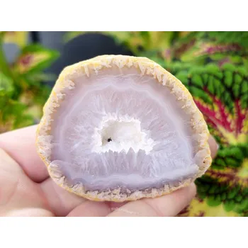 Přírodní kámen Achát šedý geoda s dutinkou 118g (Brazílie)