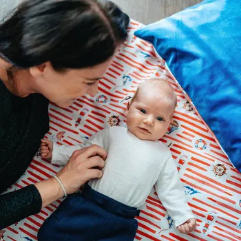 Dětská deka Lily is sailing Deka Červený námořník a velvet Velikost: 0-3 let: 70 x 90 cm