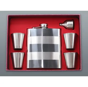 Placatka Souprava DESTILLATE placatka 540 ml + 4ks štamprliček 80 ml