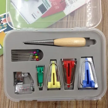 Příslušenství k šicímu stroji Zakladače šikmých proužků 6/12/18/25 mm, patka, špendlíky a šídlo