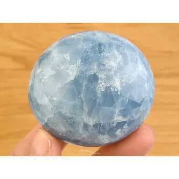 Přírodní kámen Kalcit modrý leštěný z Madagaskaru 118g