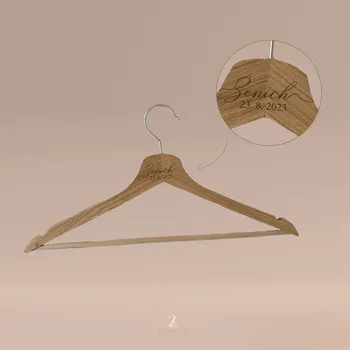 Ramínko Dřevěné ramínko s datem svatby ŽENICH - PŘÍRODNÍ