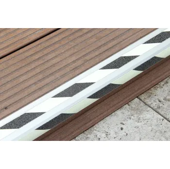 parkovací zábrana Protiskluzový nášlapný profil na schod, fotoluminiscenční, černo-žlutý, š 610 mm, 2 pruhy