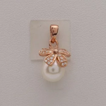 Přívěsek Stříbrný přívěsek s kamenem