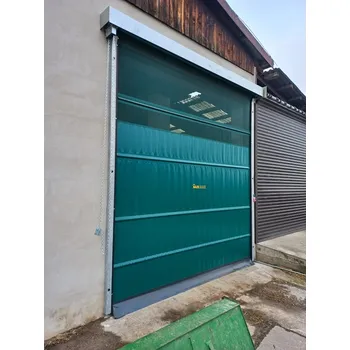 Garážová vrata Rolovací vrata do stáje, haly 3 x 3 m elektrický pohon se zastřešením a dálkovým ovládáním