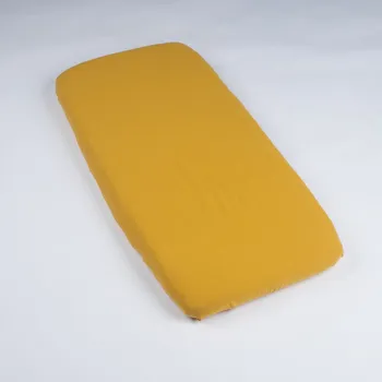 Příslušenství pro dětskou postel a kolébku Tulimese Prostěradlo do malé postýlky nebo kolébky mušelínové hořčicové