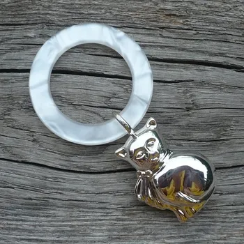 Brož ŠPERKY-NM, Stříbrné chrastítko kočička 182