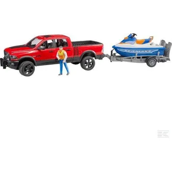 Auto RAM 2500 Power Wagon s přívěsem a skůtrem