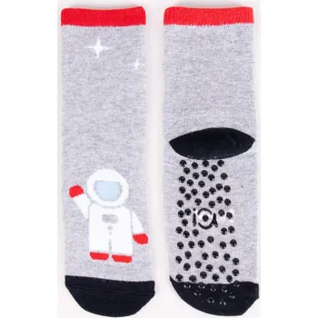 Chlapecké oblečení ABS ponožky YO SKA0002C protiskluzové šedé s kosmonautem velikosti ponožek: 14-15 ( EUR vel. 20-22)