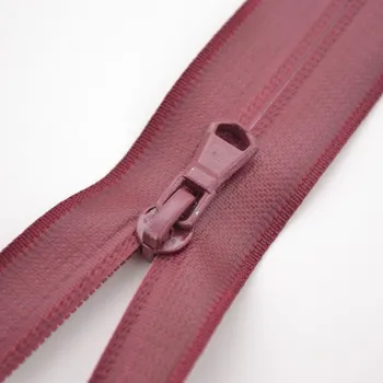 Zip Sarah voděodolný dělitelný 5mm - bordó 80 cm