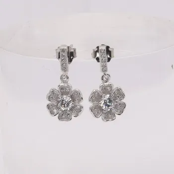 Náušnice Stříbrné náušnice na puzetu