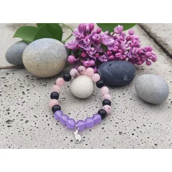 Náramek z minerálů s kočkou (Náramek obsahuje adeit fialový, jaspis třešňový květ, onyx černý)