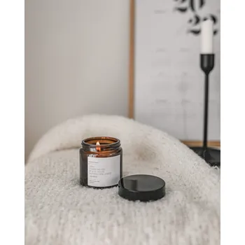 Šumava Forrest Svíčka ze sójového vosku - VIŠNĚ Barva: Černé víčko