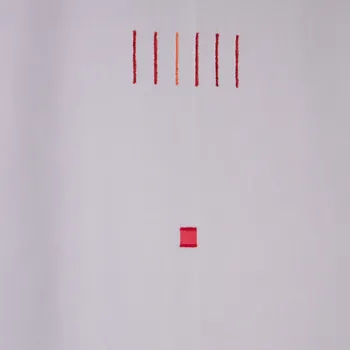 Tegatex Voál látka metráž - červené čárky se čtverečky Výška: 130 cm