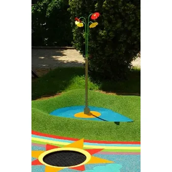 Zahradní sprcha Mlžící sprcha – květina se čtyřmi (třemi) květy Počet sprchových hlavic: 4, Typ konstrukce: šroubovací, Ovládání vody: externí