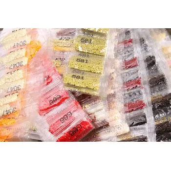 Korálek Hranaté kamínky pro DM - náhodný mix