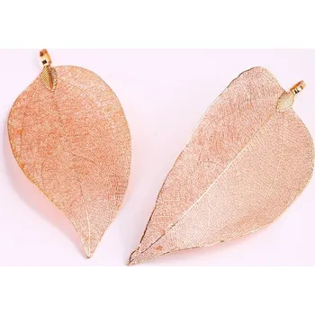 Korálek Kov 546 (52~86x23~46x0.5~3 mm)