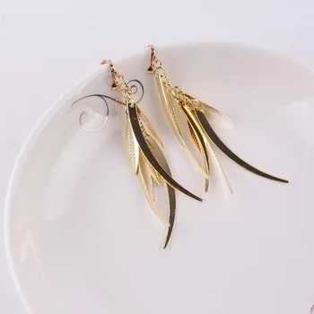 Náušnice B-TOP Dámské náušnice klipsy LIST - zlatá