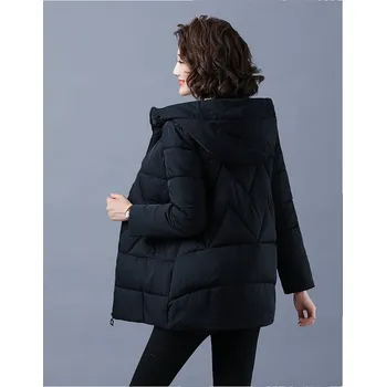 Dámská zimní bunda s designovým prošíváním Barva: Černá, Velikost: 4XL