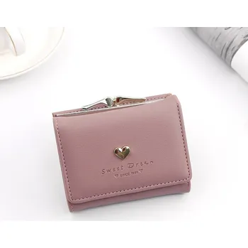 Roztomilá dámská menší peněženka se zlatým srdíčkem Barva: Fialová