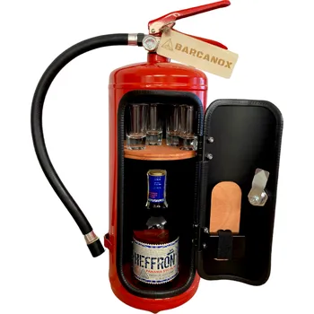 Dárkový potravinový koš Hasičák bar červený, třešňové dřevo - dárek nejen pro hasiče