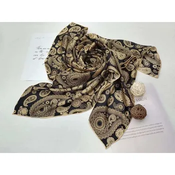 Šátek Hedvábný šátek Černý se zlatými ornamenty 110x110 cm v dárkovém balení, HEDVÁBNÝ SVĚT