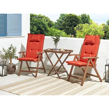 Zahradní bistro set tmavé akáciové dřevo červené polštáře stůl 2 židle nastavitelné opěradlo skládací venkovský rustikální styl Beliani