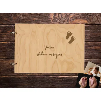 Fotoalbum Dřevěné Fotoalbum na Šířku A4 Motiv Dítě s Gravírováním