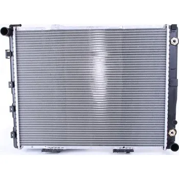 Motor automobilu Chladič, chlazení motoru NISSENS 62679A