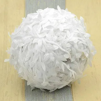 Dekorační provázek s lístky | svatební výzdoba, délka - 9 m - Bílá