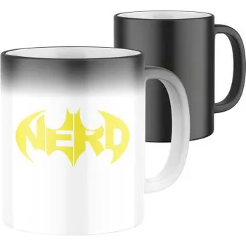 Magický keramický hrnek s potiskem Nerd – znak Batman