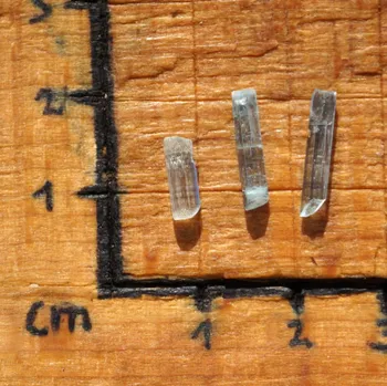 Přírodní kámen Akvamarín surový (250), , skladem