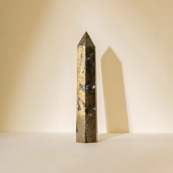 Pyrit S Váha: 100 - 200 g malý obelisk