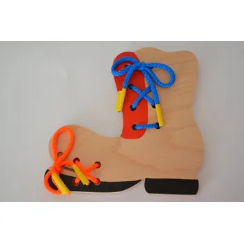 Dřevěná hračka Botička šněrovadlo