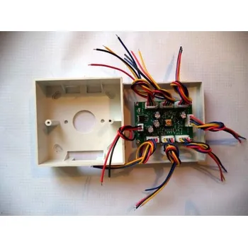 Rozbočovač videa pro monitory - vnitřní jednotky videozvonků 1->6 XSL-V6